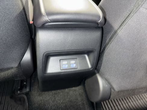 Used 2023 Toyota Corolla SE image 29