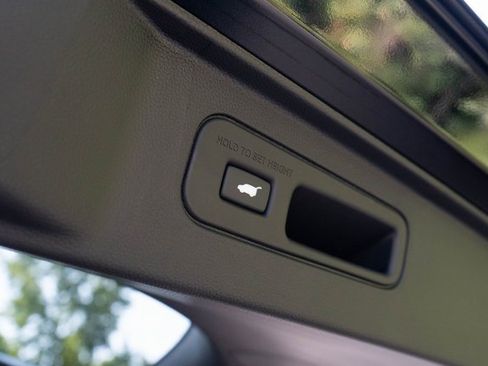 New 2025 Honda Pilot EX-L image 10