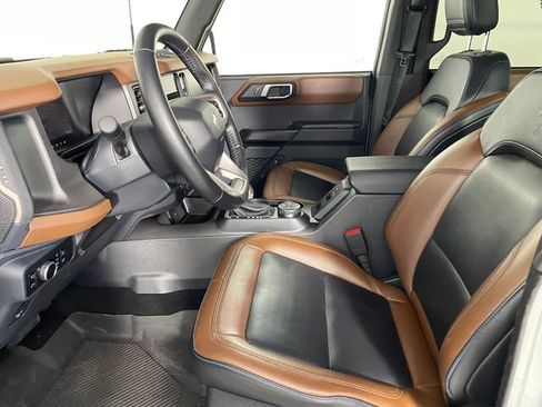 Used 2024 Ford Bronco Outer Banks AWD/4WD image 2