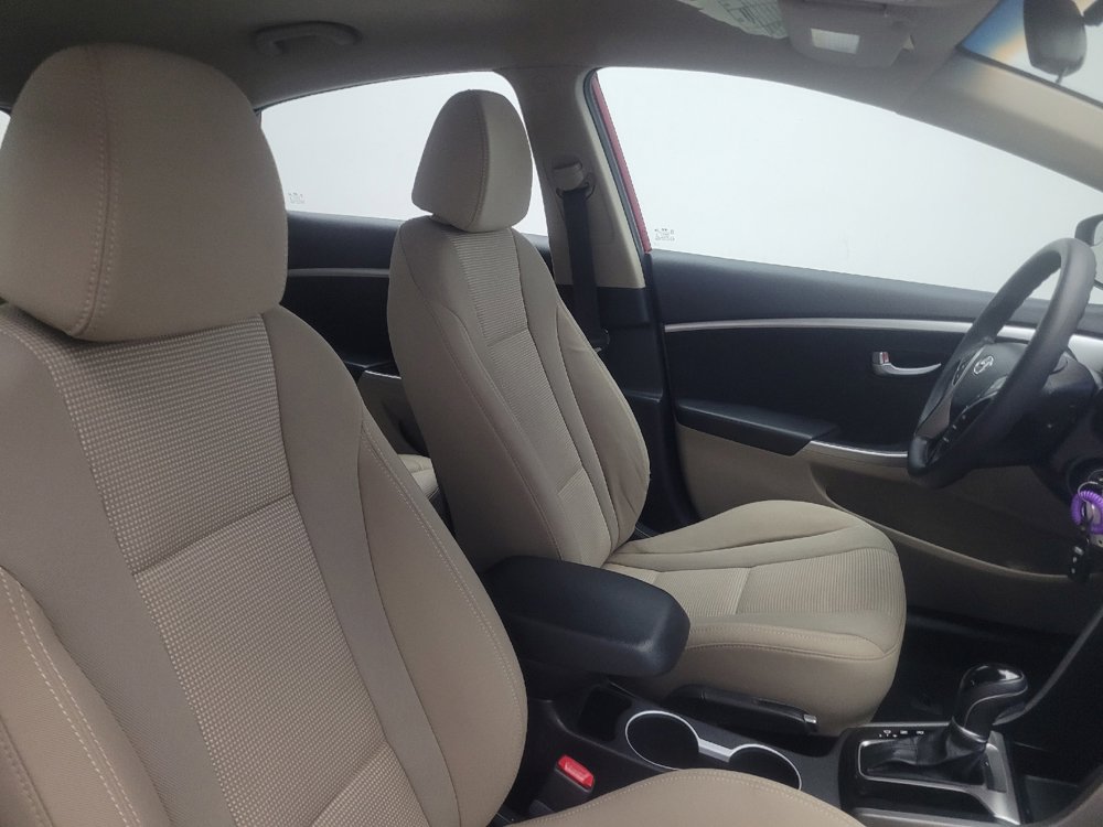 Used 2015 Hyundai Elantra GT FWD image 19