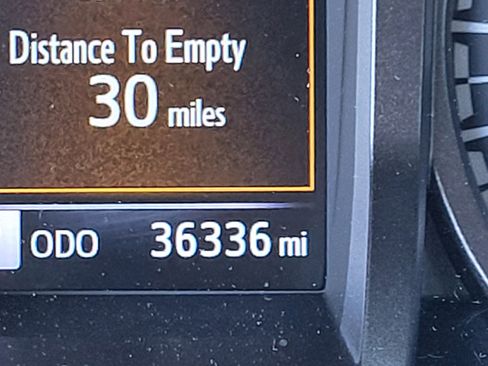 Used 2021 Toyota Tacoma TRD Sport w/ Technology Package image 28