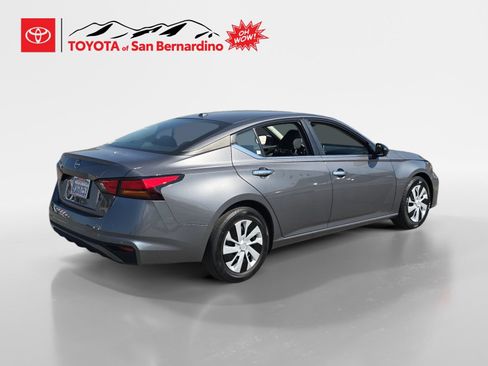 Used 2025 Nissan Altima 2.5 S FWD image 5