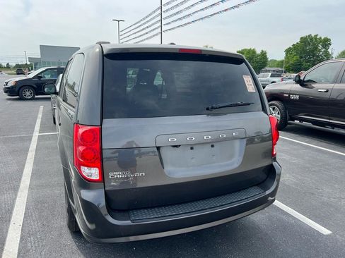 Used 2019 Dodge Grand Caravan SXT FWD image 4