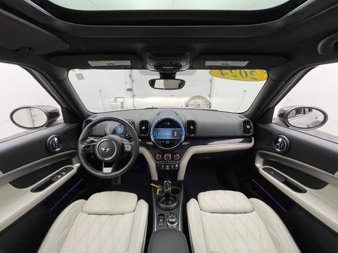 Used 2024 MINI Cooper Countryman S w/ Signature Upholstery Package FWD image 3