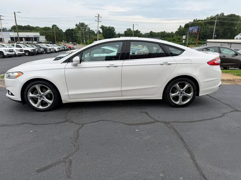 Used 2015 Ford Fusion SE w/ Equipment Group 201A FWD image 4
