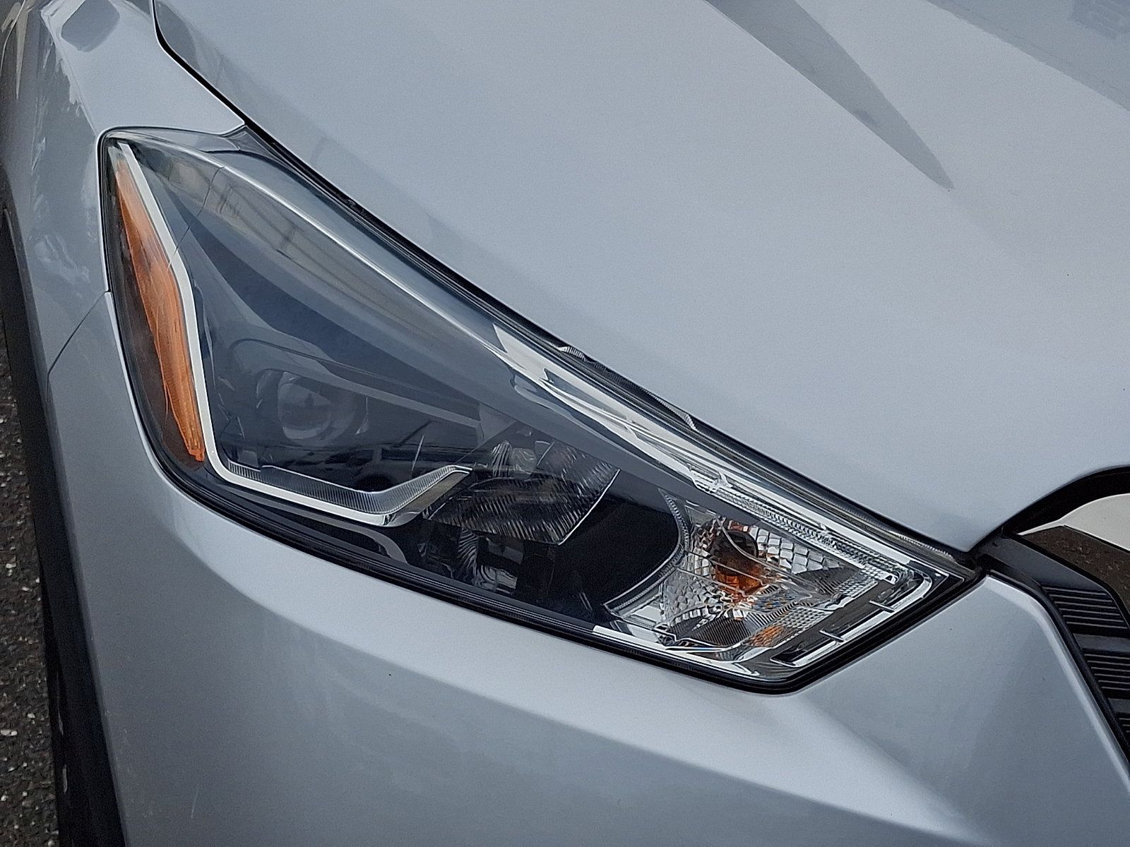 Used 2019 Nissan Kicks SR w/ SR Premium Package FWD image 9