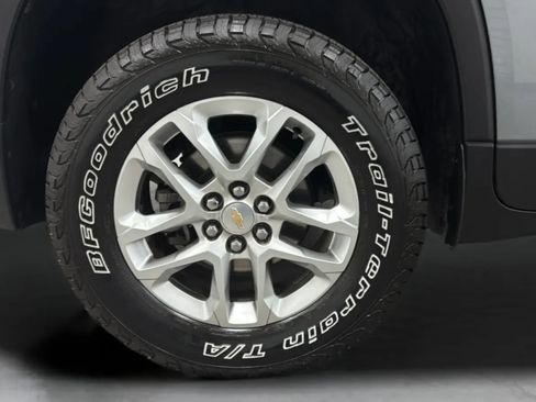 Used 2021 Chevrolet Traverse LS AWD/4WD image 28