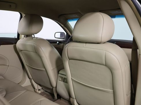 Used 2010 Buick Lucerne CXL image 19