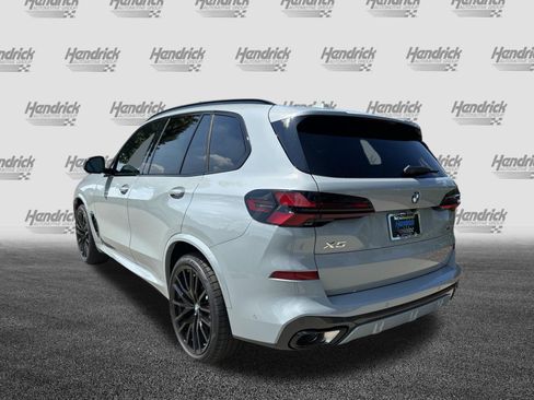 New 2026 BMW X5 xDrive40i w/ M Sport Package AWD/4WD image 8