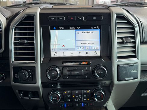Used 2017 Ford F250 Lariat w/ Lariat Ultimate Package AWD/4WD image 12