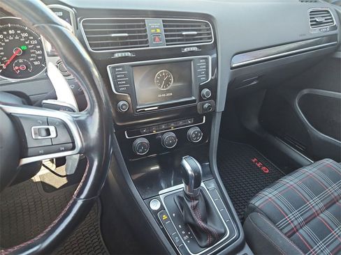 Used 2017 Volkswagen GTI Sport image 19