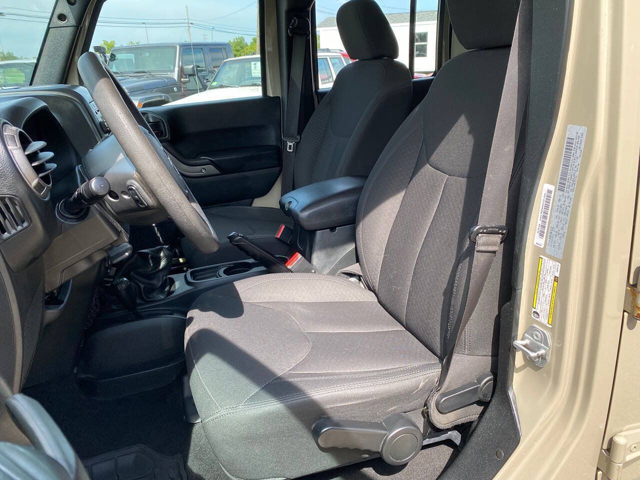 Used 2018 Jeep Wrangler Unlimited Sport AWD/4WD image 17