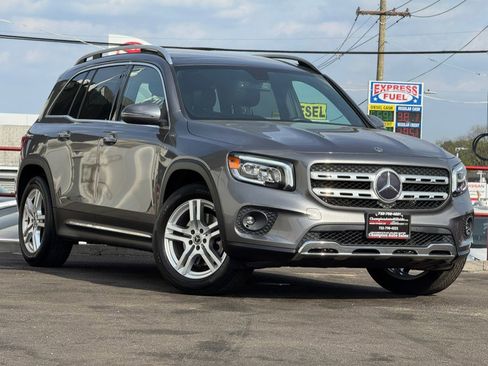Used 2021 Mercedes-Benz GLB 250 4MATIC image 3