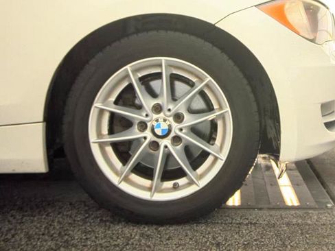Used 2011 BMW 128i Convertible RWD image 7