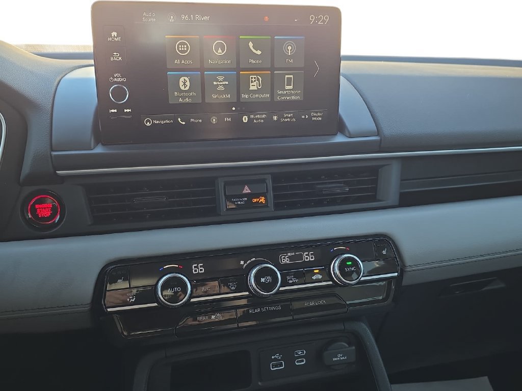 Used 2025 Honda Pilot Touring image 19