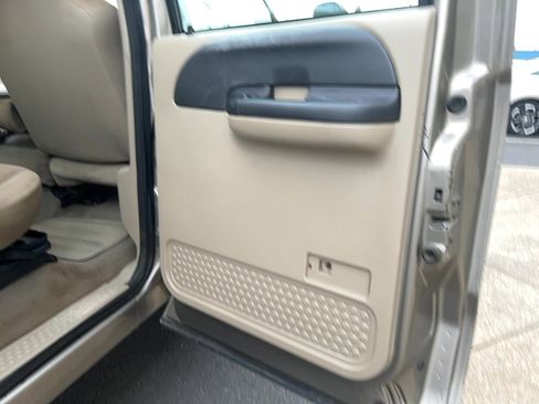 Used 2006 Ford F250 XLT image 25