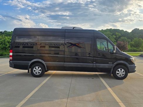 Used 2014 Mercedes-Benz Sprinter 2500 image 5