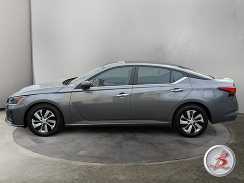 Used 2024 Nissan Altima 2.5 S FWD image 4