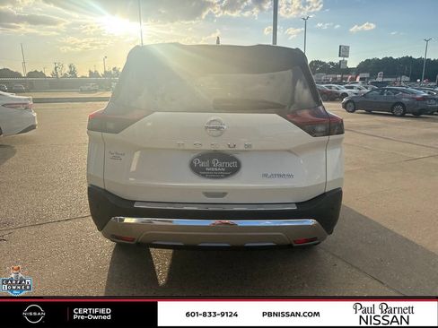Certified 2021 Nissan Rogue Platinum FWD image 11