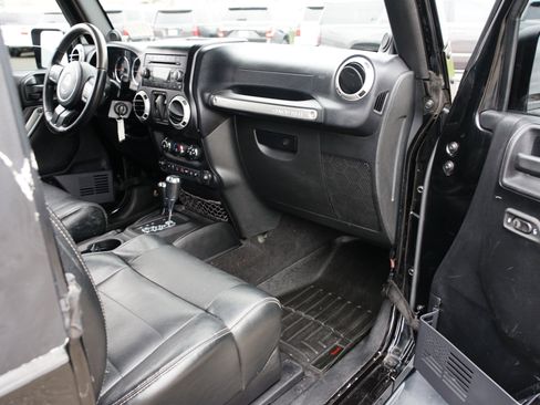 Used 2012 Jeep Wrangler Sahara w/ Dual Top Group image 13