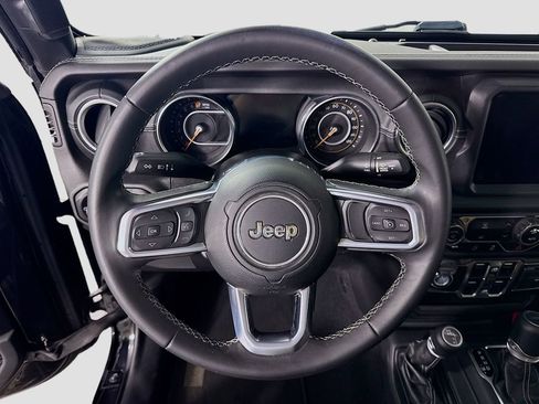 Used 2021 Jeep Gladiator Overland image 11