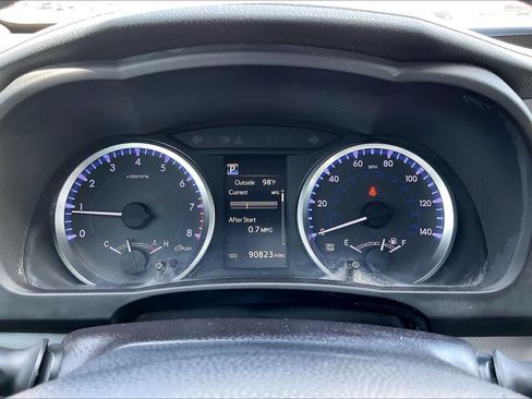 Used 2018 Toyota Highlander LE FWD image 25