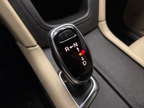 Used 2018 Cadillac XT5 AWD image 32