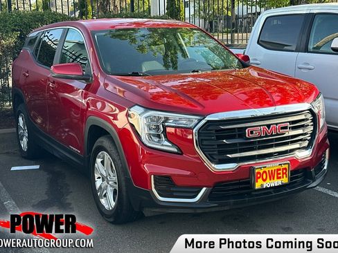 Used 2022 GMC Terrain SLE image 1