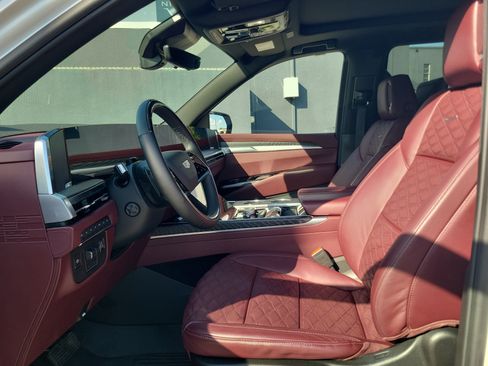 Used 2025 Cadillac Escalade ESV Sport w/ Touring Package AWD/4WD image 12