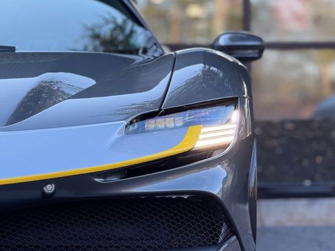 Used 2021 Ferrari SF90 Stradale Base image 5