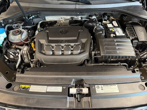 Used 2019 Volkswagen Tiguan SE w/ Panoramic Sunroof Package AWD/4WD image 21