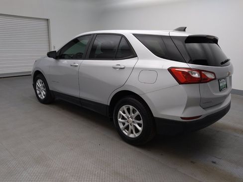 Used 2020 Chevrolet Equinox LS w/ LS Convenience Package image 3