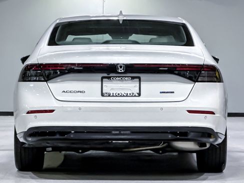 Used 2024 Honda Accord EX-L image 10