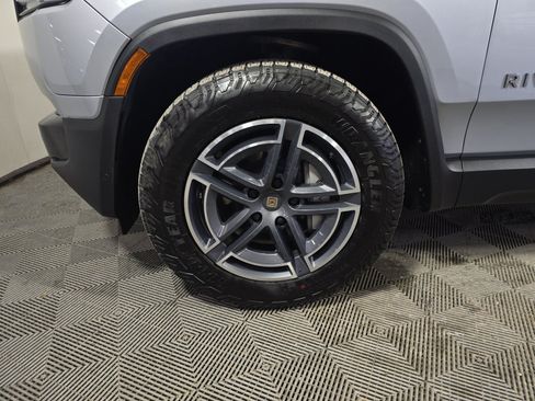 Used 2025 Rivian R1T Adventure AWD/4WD image 9