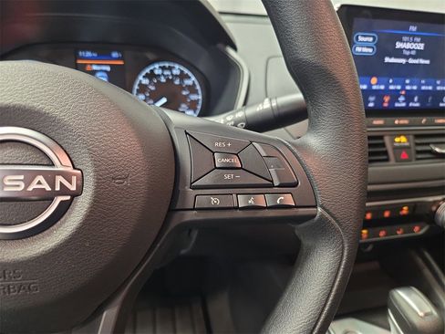 Used 2025 Nissan Altima 2.5 S image 17