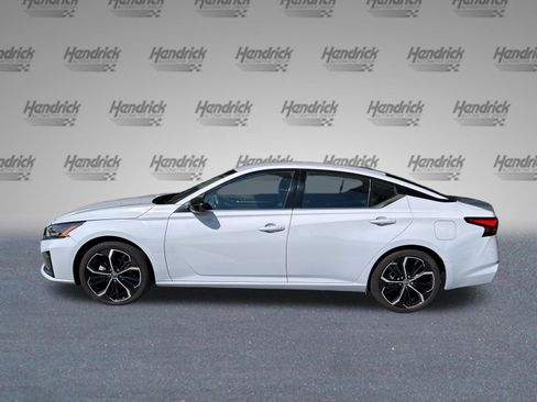 Used 2024 Nissan Altima 2.5 SR FWD image 6