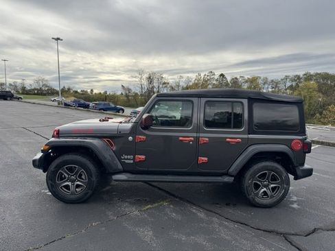 Used 2018 Jeep Wrangler Unlimited Sport S image 6