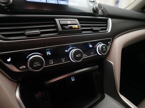 Certified 2018 Honda Accord EX-L image 20