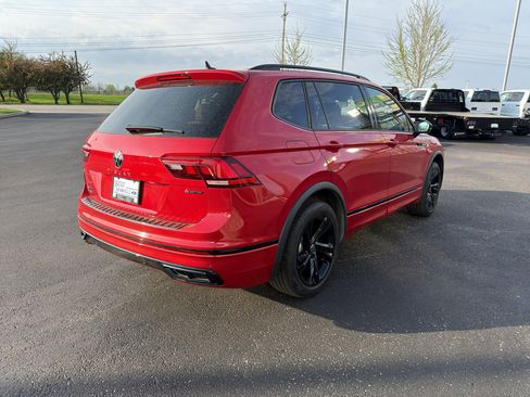 Used 2024 Volkswagen Tiguan SE R-Line image 6