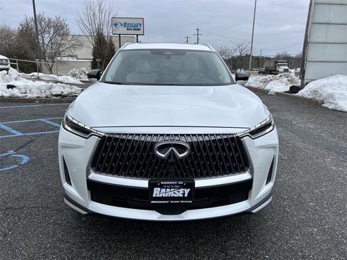 New 2026 INFINITI QX60 Luxe image 3