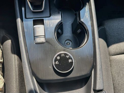 Used 2025 Nissan Rogue SV AWD/4WD image 26