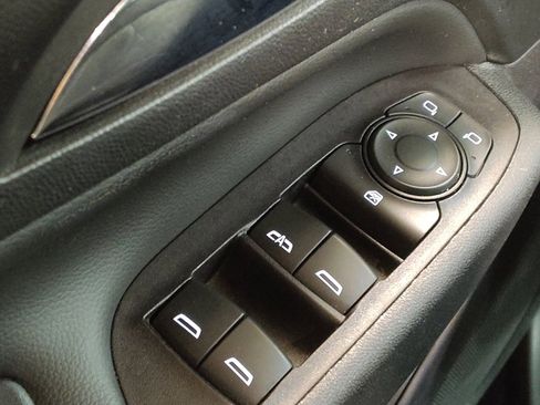 Used 2020 Chevrolet Equinox LT image 27