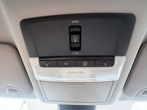 Used 2026 Nissan Altima 2.5 SR w/ SR Midnight Edition Package FWD image 17