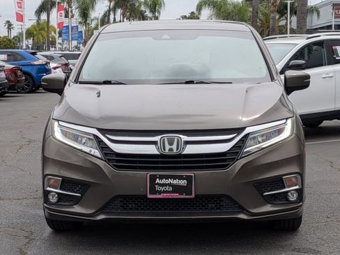 Used 2018 Honda Odyssey Touring image 2
