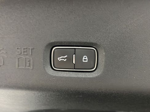 Used 2025 Lincoln Navigator L Reserve AWD/4WD image 30
