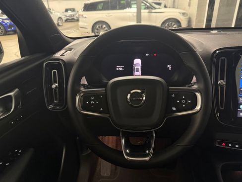 Used 2023 Volvo XC40 Recharge Ultimate w/ Protection Package Premier AWD/4WD image 11