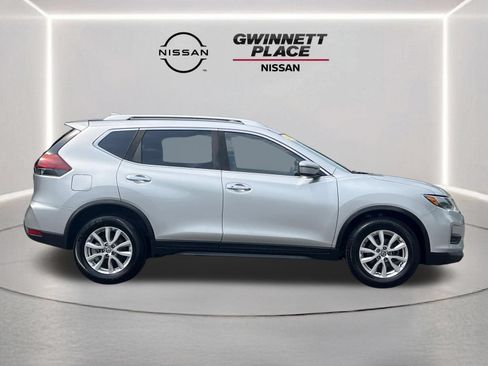 Used 2018 Nissan Rogue SV FWD image 25