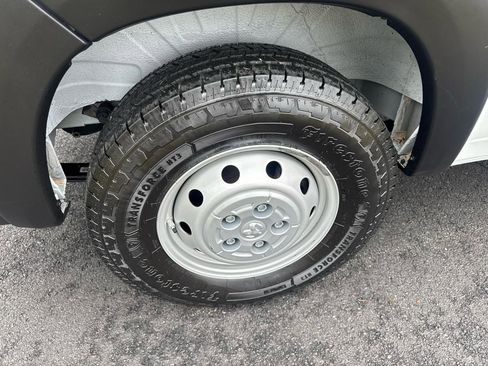 Used 2023 RAM ProMaster 2500 w/ Convenience Group image 23