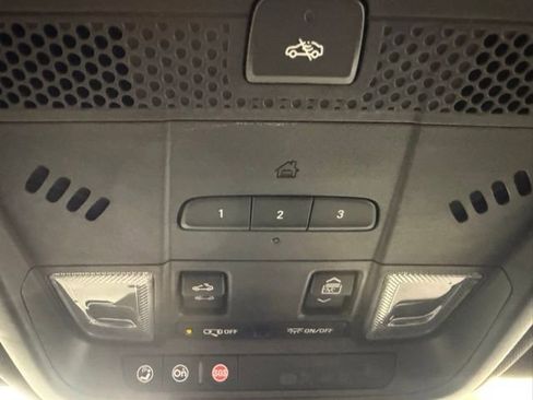 Used 2022 Cadillac XT6 Premium Luxury w/ Technology Package image 29