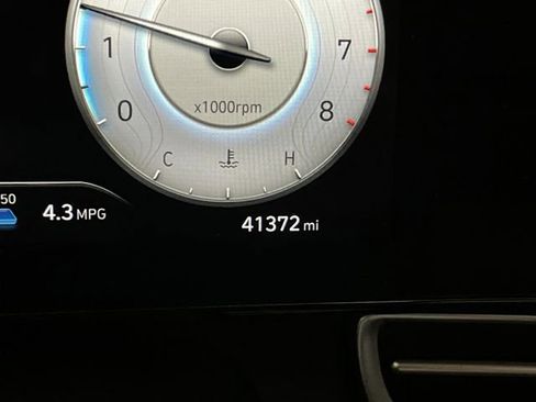 Used 2021 Hyundai Elantra Limited image 6